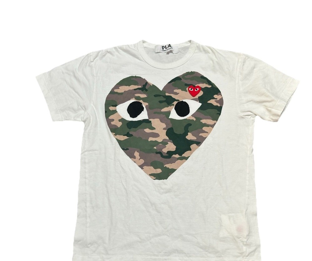 Comme des Garçons T shirt  XL Extra Large CDG PLAY Camo Heart Tee